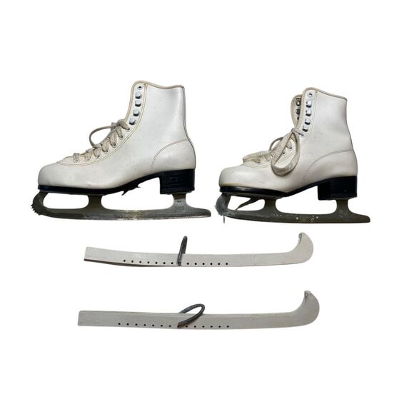 Vintage White Figure Ice Skates Womens Size 9 Made In Canada Winter Snow Sports - Picture 2 of 16